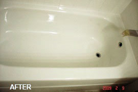 a horrible looking tub in AlaskaAnchorage, Alaska that needs resurfacing by Tub Tech